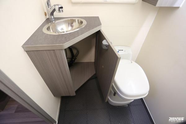 房車專用底盤加持，6氣囊空懸！慶鈴原廠五十鈴700P可可西里房車