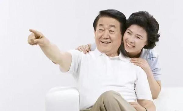 情人節,對於老年人來說,不在於是否有情人,而在乎是個有情人 情人節,對於老年人來說,不在於是否有情人,而在乎是個有情人