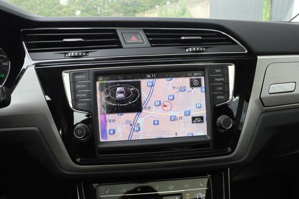 6座佈局&plus;主動剎車，百公里油耗6&period;3升，實拍大眾途安L頂配版