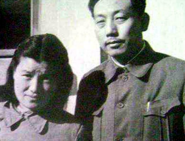 他是東北軍區副政委，53歲官至副國，後來被關押，親家是開國大將