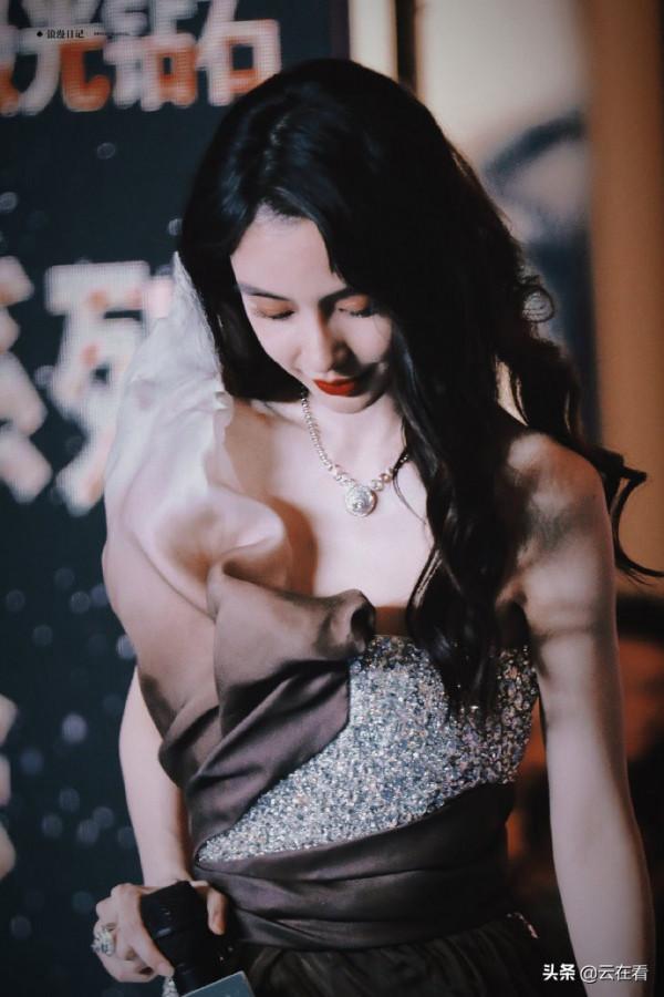 女明星Angelababy ​​楊穎迷人美照欣賞，笑起來好看