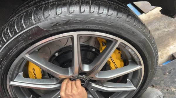 提車直奔改裝店 新款賓士E級改裝案例