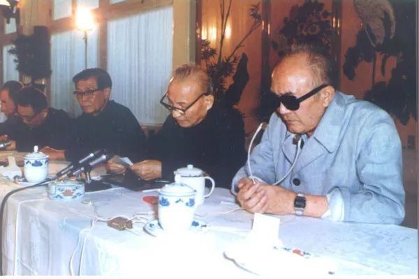 黃克誠晚年反對修改對毛主席的稱謂：感情上過不去，還是毛主席好