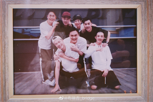 《你好星期六》元旦首播 布瑞吉Bridge（D.M.G）說唱串場成收視爆點