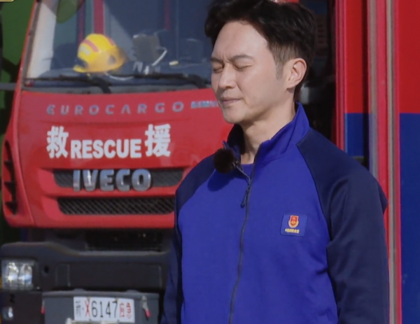 同樣進火場救人,李承鉉張晉大不同,陳小春最有人情味和講義氣 同樣進火場救人,李承鉉張晉大不同,陳小春最有人情味和講義氣