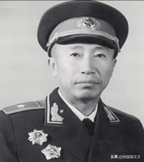 新中國的第一元帥、大將、上將、中將和少將，分別是誰？