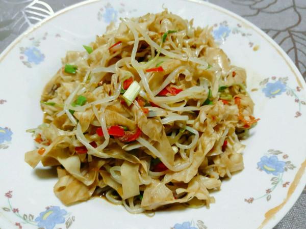 教你營養解饞的蔥爆豆皮炒鮮菇,美味可口超下飯,一大盤不夠吃 教你營養解饞的蔥爆豆皮炒鮮菇,美味可口超下飯,一大盤不夠吃