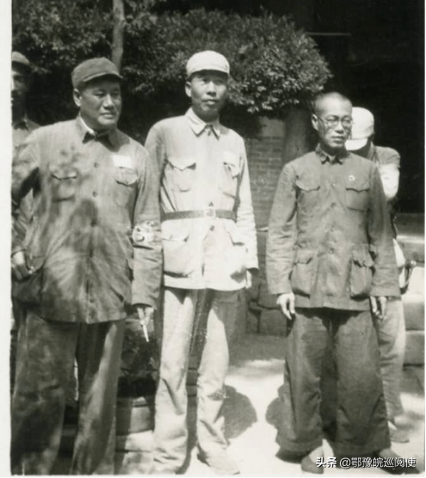 高士一：他是八路軍主力旅旅長，深得賀龍的器重，卻因何未獲軍銜