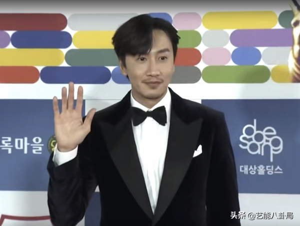 青龍獎生圖:油膩浮腫,假臉假牙!韓式濾鏡稀碎,李光洙意外躺贏 青龍獎生圖:油膩浮腫,假臉假牙!韓式濾鏡稀碎,李光洙意外躺贏