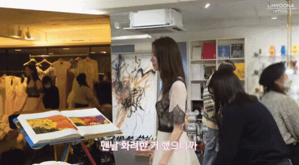 允兒亮相青龍電影節，美炸了