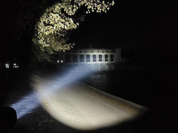 硬漢再升級!OLIGHT武士Warrior X3戰術手電體驗 硬漢再升級!OLIGHT武士Warrior X3戰術手電體驗