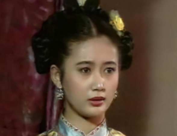 追光吧開播：扒8位感情專一的哥哥們，8位嫂子齊亮相，顏值差距大