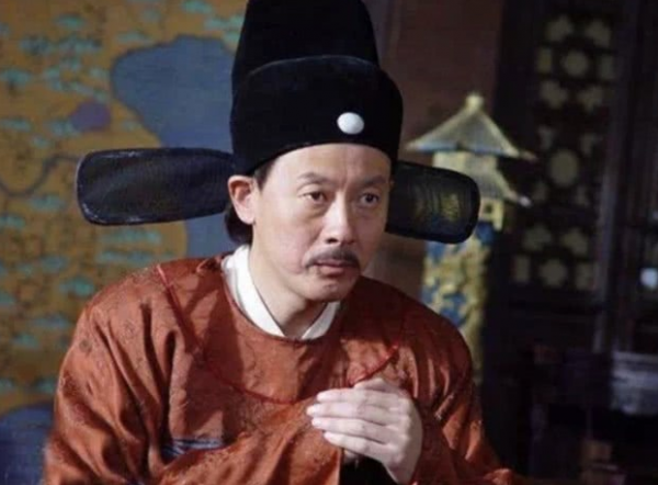 大臣請假6天回家，朱元璋批准了，第7天上朝時他卻說：殺了他