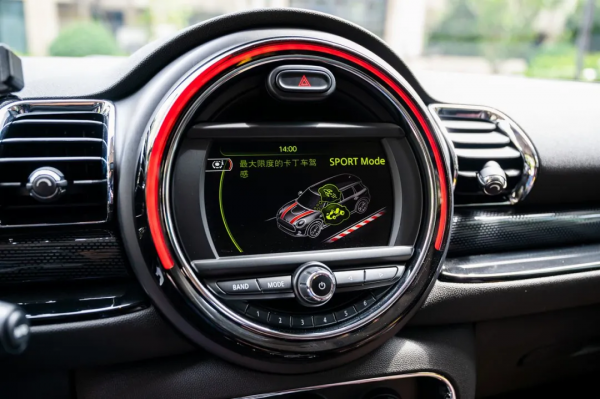 極致的英紳範兒,高配MINI,能把玩,能家用——Clubman Cooper 極致的英紳範兒,高配MINI,能把玩,能家用——Clubman Cooper