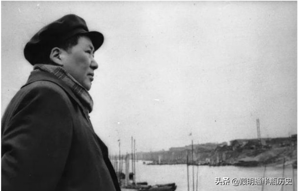 無名英雄紀念碑文為何寫做無朕加之而不怒，而不是無故加之而不怒