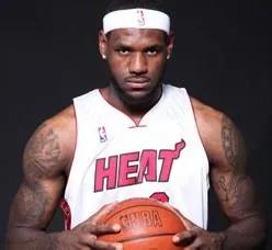 NBA季後賽十大拉胯資料，詹姆斯科比上榜，有人得0分