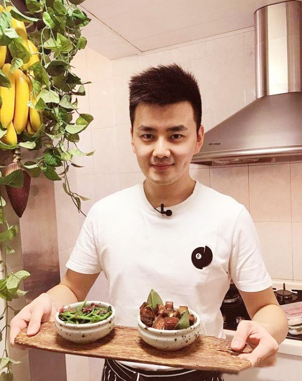 《新聞聯播》著名主播嚴於信：生活中的好兒子好丈夫，愛老家陝西