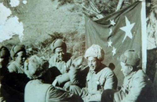 朝鮮戰爭功勳排長，一個排傷亡4人殺掉356美軍，毛主席超規格招待
