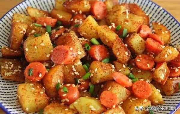 2塊錢的土豆和三根火腿腸這樣做,經濟實惠好吃,隔壁小孩饞哭了 2塊錢的土豆和三根火腿腸這樣做,經濟實惠好吃,隔壁小孩饞哭了