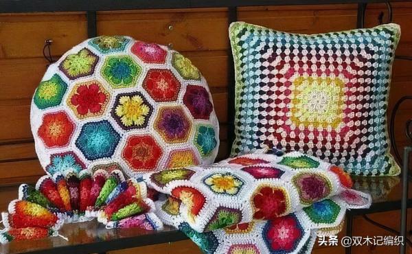 推薦一些彩色手工毯子的作品，希望這些五顏六色給你帶來好心情