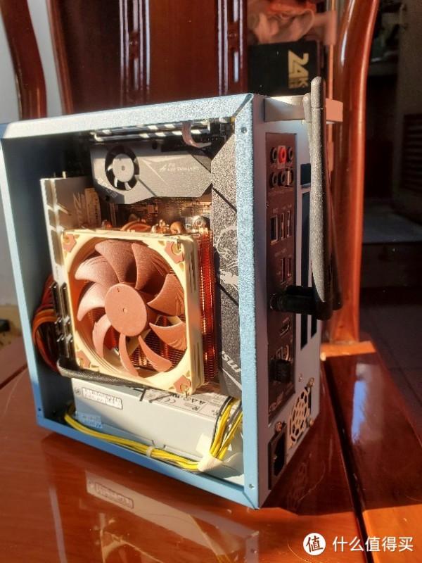 礦場大哥裝機效能小鋼炮！行動式小主機 5700G裝機分享