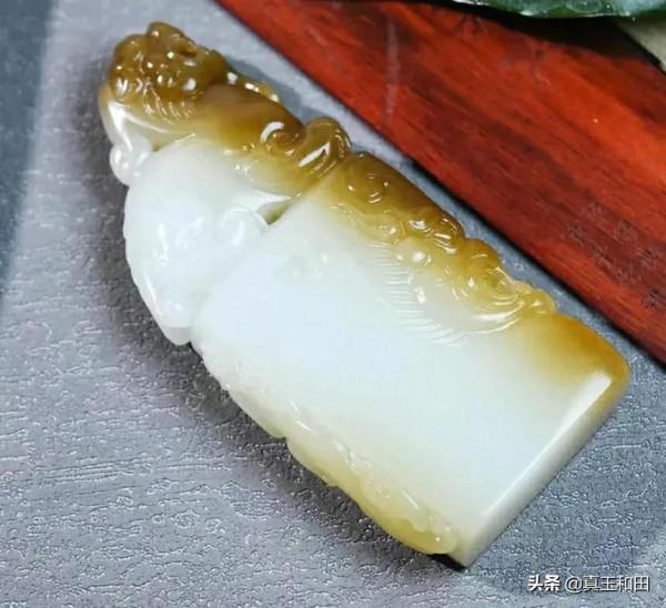 這樣的和田玉糖白居然要幾萬? 這樣的和田玉糖白居然要幾萬?