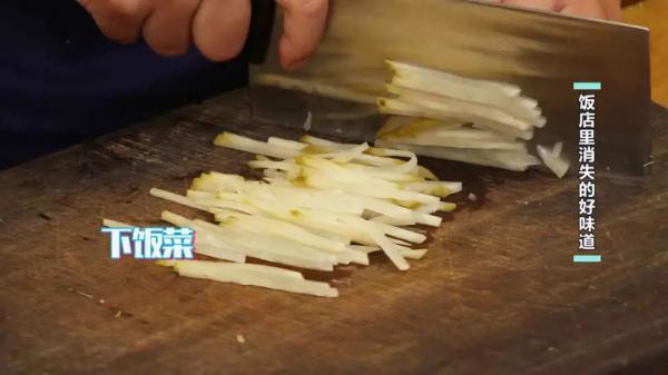 燜酥魚這樣做，一上桌就被搶光！魚骨、魚刺都能嚼著吃，太香了