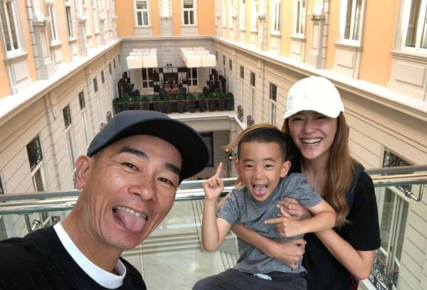 香港明星來內地發展:50歲的賣情懷,40歲的拼保養,30歲的混不開 香港明星來內地發展:50歲的賣情懷,40歲的拼保養,30歲的混不開