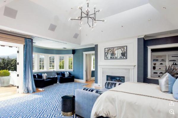 詹姆斯以1960萬賣掉一棟洛杉磯別墅