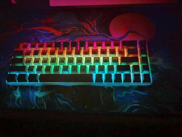 一個大一狗的宿舍桌面