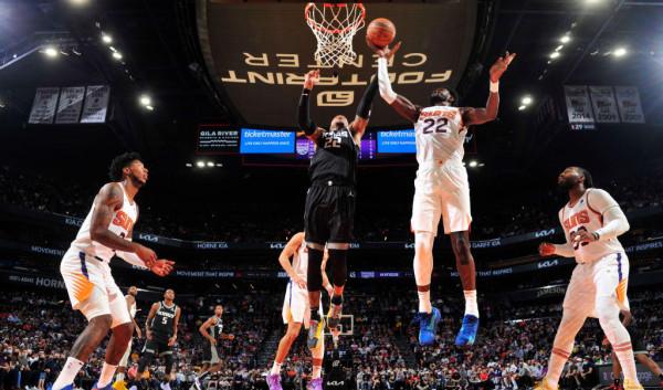 布克31+6+8艾頓21+21功虧一簣,勇士舊將1.4秒三分絕殺太陽 布克31+6+8艾頓21+21功虧一簣,勇士舊將1.4秒三分絕殺太陽