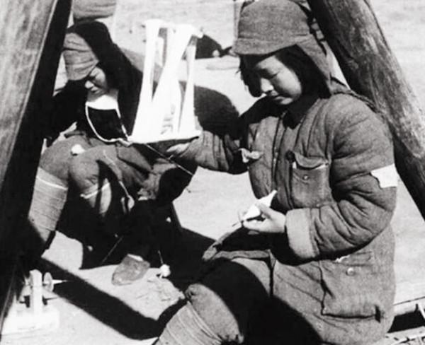 2002年女子整理養父遺物,一封血書揭開身世之謎:生父母是大英雄 2002年女子整理養父遺物,一封血書揭開身世之謎:生父母是大英雄