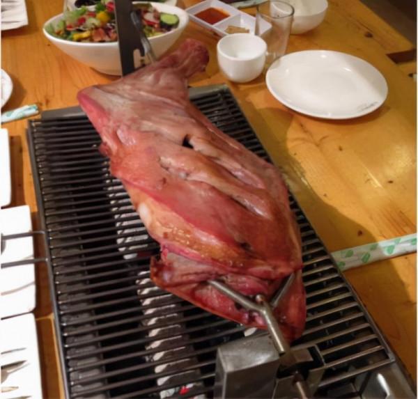 北京的蒙古餐廳，帶您感受一下大口吃肉，大口喝酒的快感