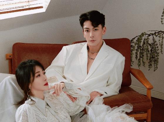 “電眼”陳紫函和酷帥戴向宇最新情侶裝大片,短時間收穫大批粉絲 “電眼”陳紫函和酷帥戴向宇最新情侶裝大片,短時間收穫大批粉絲