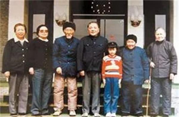 鄧小平與繼母夏伯根：相差僅5歲，相守半世紀，母子情深感動世人