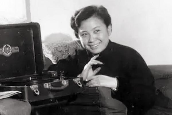 “七仙女”嚴鳳英墓地：一代宗師，黃梅戲開拓者，骨灰安葬於家鄉