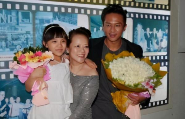 鄧超：把丈母孃當成親媽孝順，街頭混子改邪歸正，登上人生巔峰