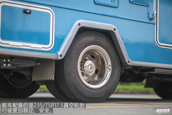 房車專用底盤加持，6氣囊空懸！慶鈴原廠五十鈴700P可可西里房車