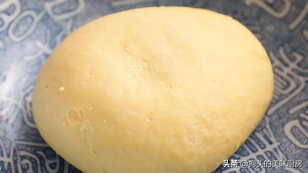 家裡有雞蛋就能做的雞蛋酥，用料簡單味道好，入口酥脆香而不膩