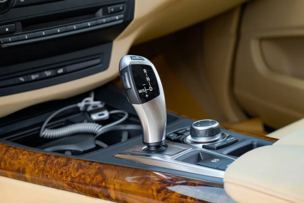 二手寶馬X5硬實力面面俱到，20來萬價效比令人怦然心動