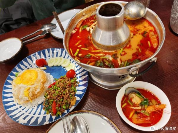 旅行就要邊走邊吃：舌尖上的昆明，盤點我在昆明吃到的各種美食