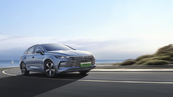 真香！螢幕大過特斯拉、小鵬的比亞迪驅逐艦05完全導購