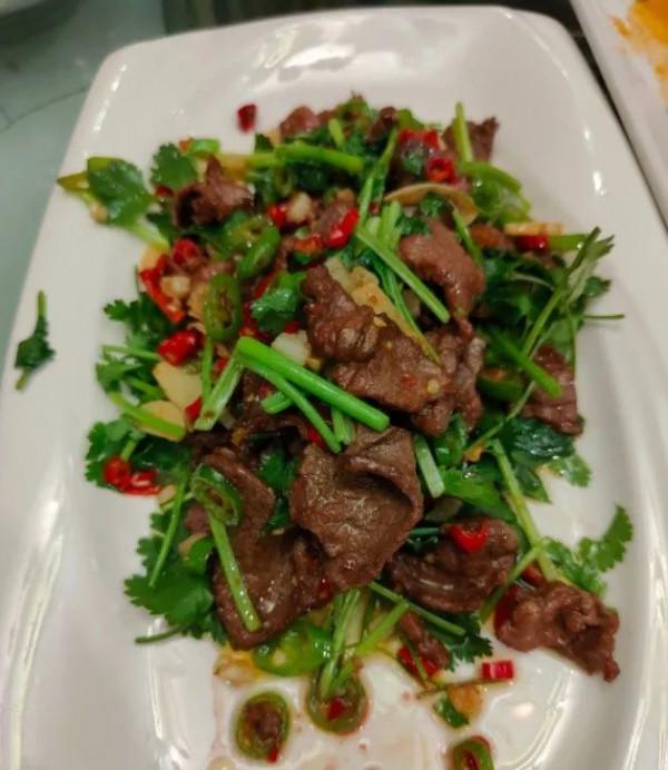 男子騎125摩托用9天時間從連灘西壩開到西藏拉薩，全程4千多公里