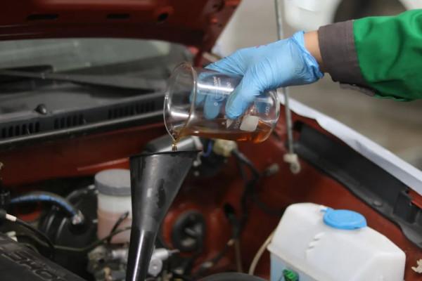 怪獸修車：翻新一輛二手的鈴木-吉姆尼，精心施工，再現完美