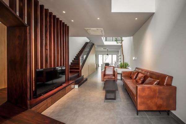 220㎡上下4層樓,中庭種花種菜,三代人同住保持親而有間的距離感 220㎡上下4層樓,中庭種花種菜,三代人同住保持親而有間的距離感