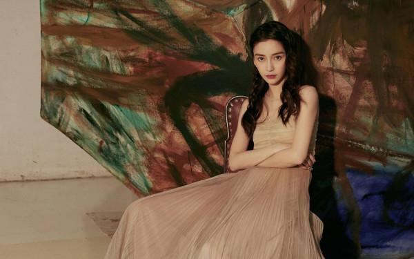 黃曉明佟麗婭有意繫結固定CP？為了各自的利益，還真不惜鋌而走險