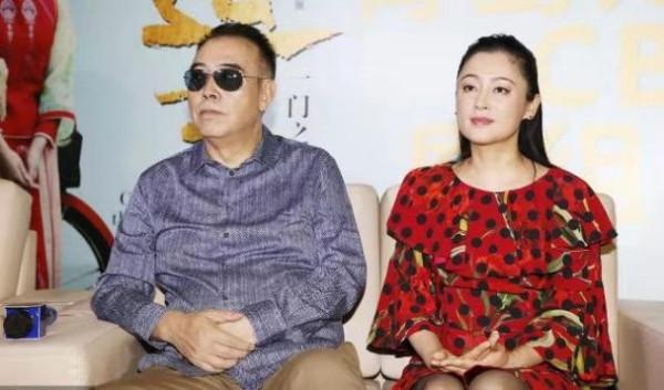 陳紅罕見扮嫩卻翻車，穿荷葉邊紅裙好臃腫，和女神氣質太不搭調