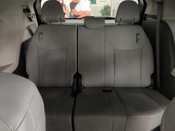 裝配特斯拉、內飾雪佛蘭,展廳比早市人還多!到店實拍豐田賽那 裝配特斯拉、內飾雪佛蘭,展廳比早市人還多!到店實拍豐田賽那