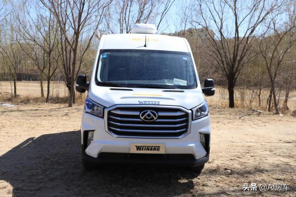 一車就能搞定吃、住、通勤？大通V90房車，4座1床，移動的公寓房