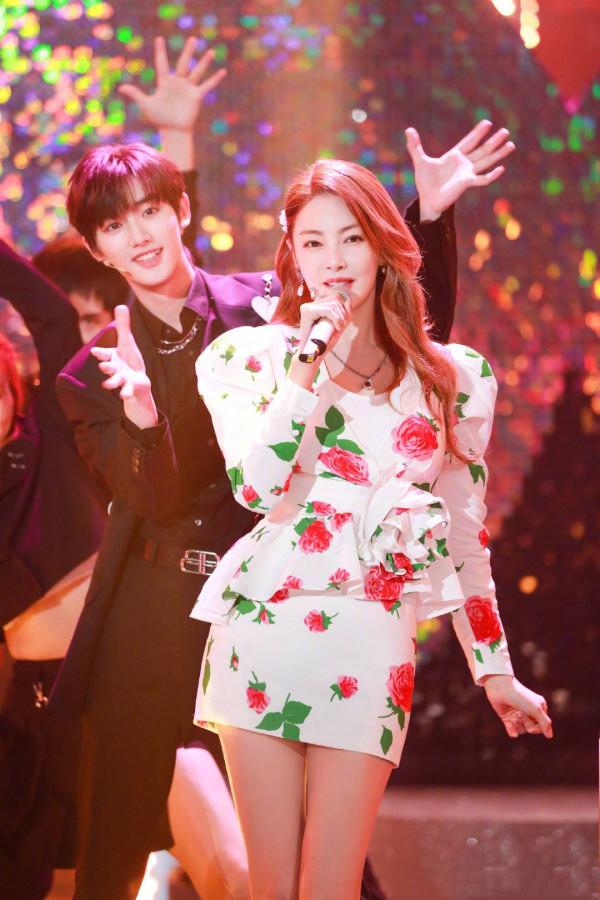 謝娜迴歸似乎反響平平，網友吐槽“本以為來救場，誰想卻是砸場”